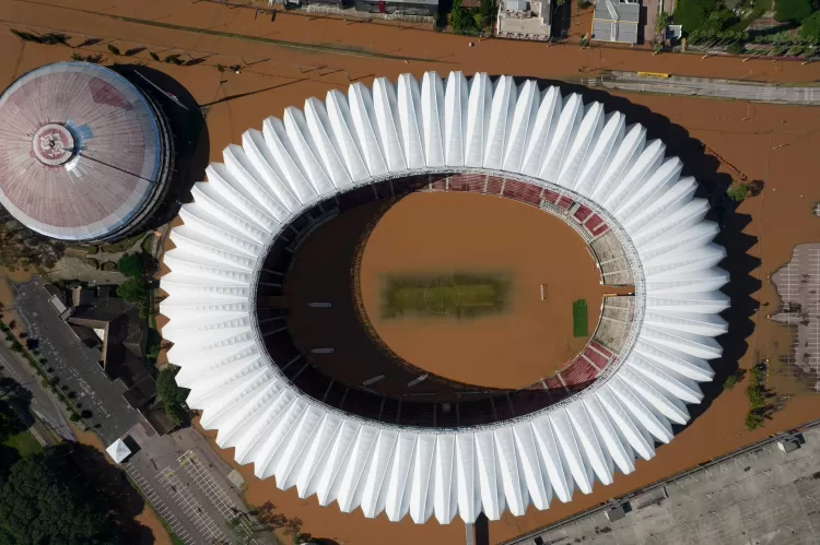 Estádio do internecial depois da enchente rio grande do sul