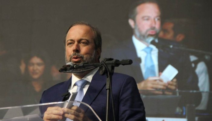 Silveira: "Não vou arcar com a responsabilidade da conta de energia mais cara do mundo."